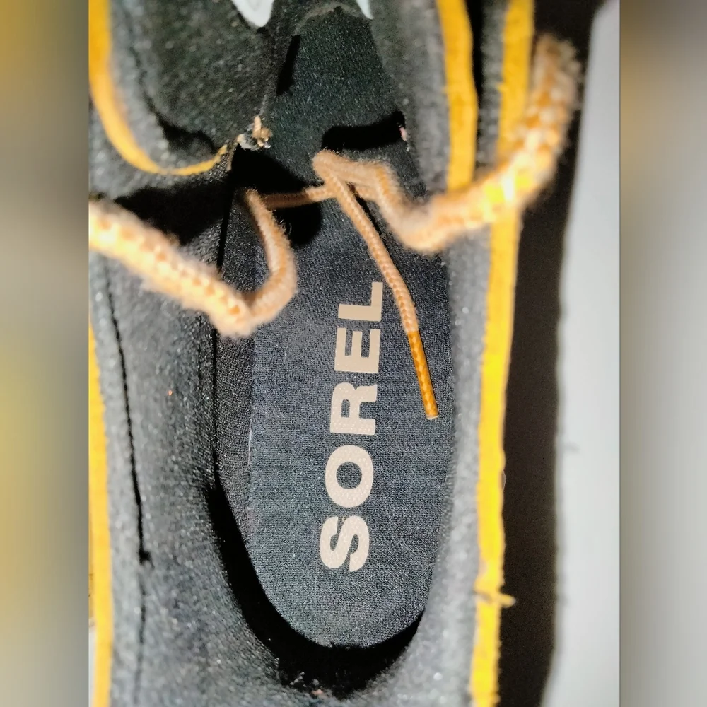 Sorel (Size 6) Colorblock Out N About Leather Weatherproof Plus Elk Hi-Top Boots